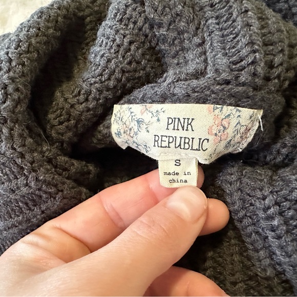 Great Turtleneck sweater - Picture 9 of 9